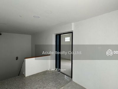 3-story semi-detached house, Town in Town, Bangkok, Thailand 3-story semi-detached house, Town in Town, Bangkok, Thailand