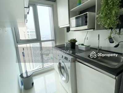 Life Ratchadapisek, Bangkok, Thailand Life Ratchadapisek, Bangkok, Thailand