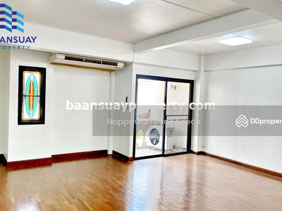 For rent, 4-story home office, Sukhumvit Road, near BTS Nana, Bangkok., Thailand For rent, 4-story home office, Sukhumvit Road, near BTS Nana, Bangkok., Thailand