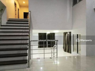 Arena Garden On Nut 44, Bangkok, Thailand Arena Garden On Nut 44, Bangkok, Thailand