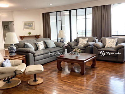 Royal River Place, Bangkok, Thailand Royal River Place, Bangkok, Thailand