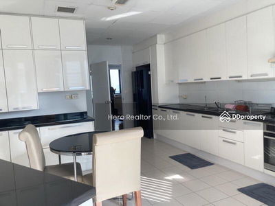 Royal River Place, Bangkok, Thailand Royal River Place, Bangkok, Thailand