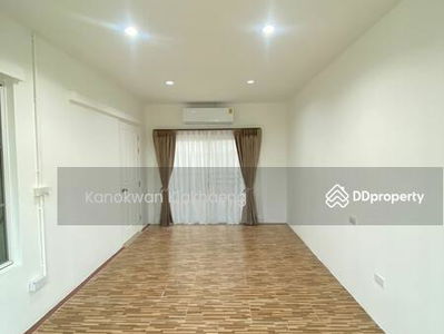 Passorn prestige Pattanakarn 38, Bangkok, Thailand Passorn prestige Pattanakarn 38, Bangkok, Thailand