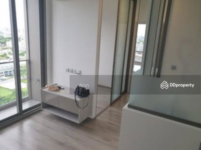 Miti Chiva Kaset Station, Bangkok, Thailand Miti Chiva Kaset Station, Bangkok, Thailand