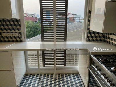 Baan Lux-Sathon, Bangkok, Thailand Baan Lux-Sathon, Bangkok, Thailand