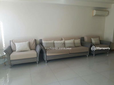 Royal Castle Sukhumvit, Bangkok, Thailand Royal Castle Sukhumvit, Bangkok, Thailand