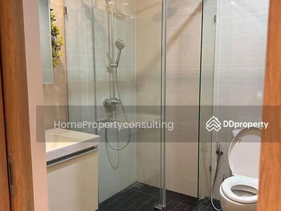 Park Origin Phrom Phong, Bangkok, Thailand Park Origin Phrom Phong, Bangkok, Thailand