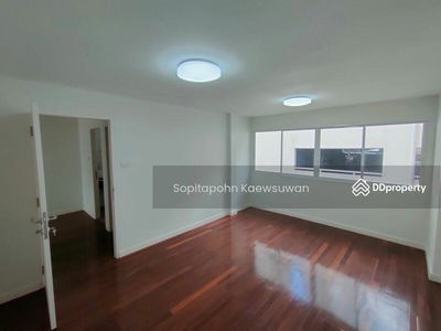 10110, Bangkok, Thailand 10110, Bangkok, Thailand