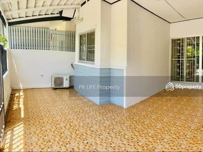 Gehäuse In Kathu, Thailand Gehäuse In Kathu, Thailand