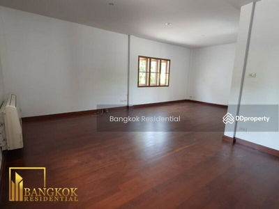 Single House in Compound, Bangkok, Thailand Single House in Compound, Bangkok, Thailand