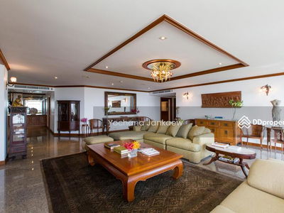 The Habitat Sukhumvit 53, Bangkok, Thailand The Habitat Sukhumvit 53, Bangkok, Thailand