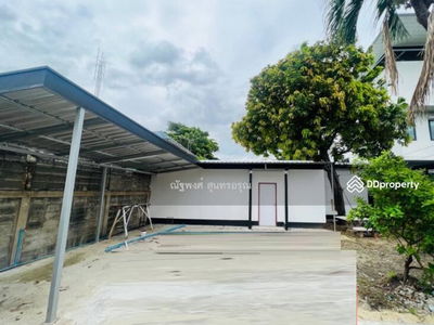 Bun Anan Market (2 km.), Harrow International School (2 km.), Chulabhorn Hospital (3.5 km.), Bangkok, Thailand Bun Anan Market (2 km.), Harrow International School (2 km.), Chulabhorn Hospital (3.5 km.), Bangkok, Thailand