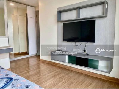 Thru Thonglor, Bangkok, Thailand Thru Thonglor, Bangkok, Thailand