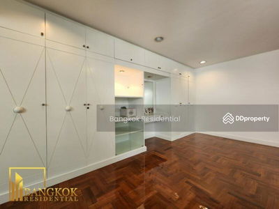 Townhouse in Secure Compound, Bangkok, Thailand Townhouse in Secure Compound, Bangkok, Thailand