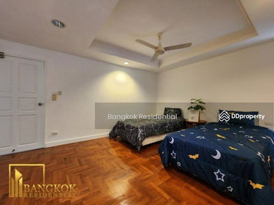 Townhouse in Secure Compound, Bangkok, Thailand Townhouse in Secure Compound, Bangkok, Thailand