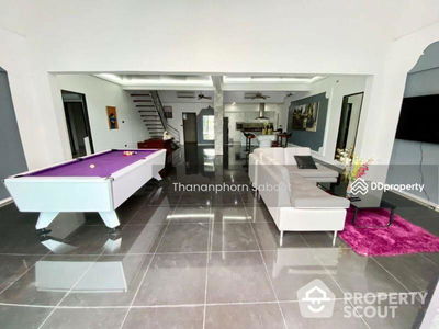 The Scenevanar (Baan Mae 9), Chon Buri, Thailand The Scenevanar (Baan Mae 9), Chon Buri, Thailand