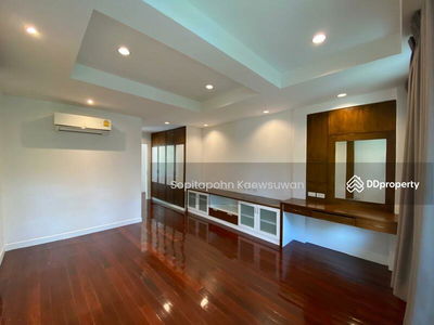 10110, Bangkok, Thailand 10110, Bangkok, Thailand