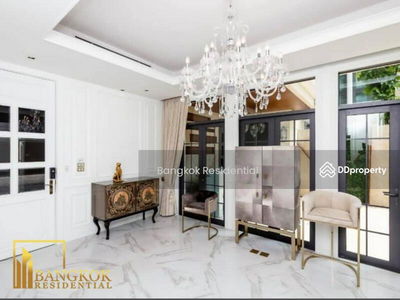 Townhouse in Compound, Bangkok, Thailand Townhouse in Compound, Bangkok, Thailand