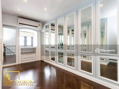 Townhouse in Compound, Bangkok, Thailand Townhouse in Compound, Bangkok, Thailand