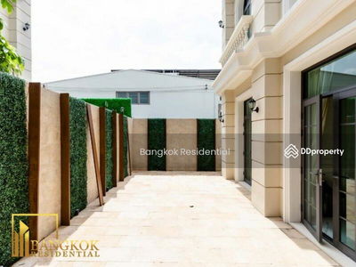 Townhouse in Compound, Bangkok, Thailand Townhouse in Compound, Bangkok, Thailand