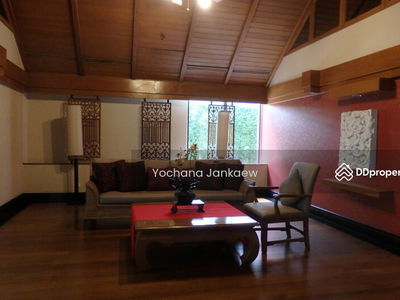 Langsuan Ville, Bangkok, Thailand Langsuan Ville, Bangkok, Thailand