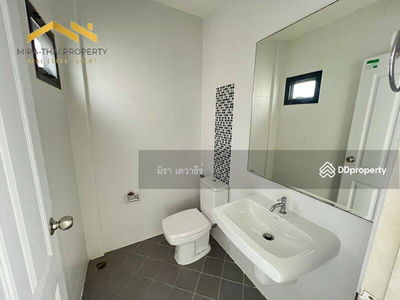 Townhome for rent 2-storey on Highway 3241 near Sriracha Tiger Zoo and J Park only 5 minutes, Chon Buri, Thailand Townhome for rent 2-storey on Highway 3241 near Sriracha Tiger Zoo and J Park only 5 minutes, Chon Buri, Thailand