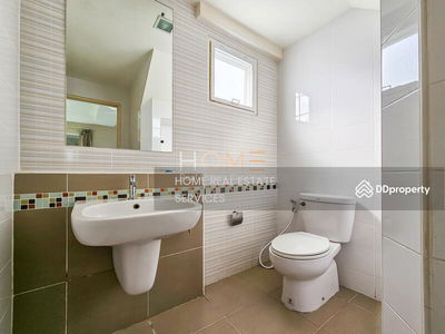 Mantana Lake Watcharapol, Bangkok, Thailand Mantana Lake Watcharapol, Bangkok, Thailand