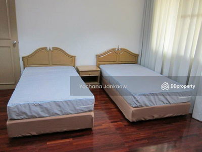 D.S. Tower 1 Sukhumvit 33, Bangkok, Thailand D.S. Tower 1 Sukhumvit 33, Bangkok, Thailand