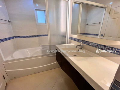 Life @ Sukhumvit 65, Bangkok, Thailand Life @ Sukhumvit 65, Bangkok, Thailand