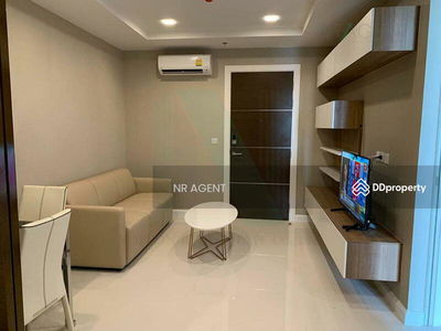 The Metropolis Samrong Interchange, Samut Prakan, Thailand The Metropolis Samrong Interchange, Samut Prakan, Thailand