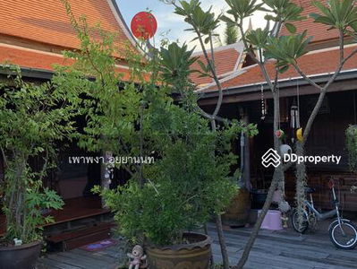 Traditional Thai house at Klong Bangkoknoi, Bangyai Nonthaburi, Nonthaburi, Thailand Traditional Thai house at Klong Bangkoknoi, Bangyai Nonthaburi, Nonthaburi, Thailand