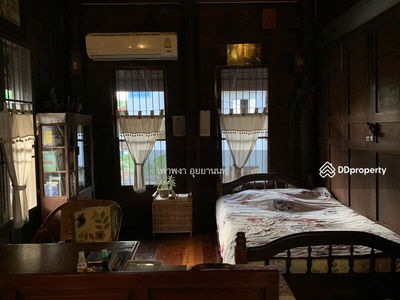 Traditional Thai house at Klong Bangkoknoi, Bangyai Nonthaburi, Nonthaburi, Thailand Traditional Thai house at Klong Bangkoknoi, Bangyai Nonthaburi, Nonthaburi, Thailand