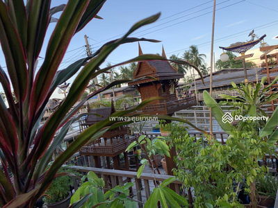Traditional Thai house at Klong Bangkoknoi, Bangyai Nonthaburi, Nonthaburi, Thailand Traditional Thai house at Klong Bangkoknoi, Bangyai Nonthaburi, Nonthaburi, Thailand