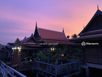 Traditional Thai house at Klong Bangkoknoi, Bangyai Nonthaburi, Nonthaburi, Thailand Traditional Thai house at Klong Bangkoknoi, Bangyai Nonthaburi, Nonthaburi, Thailand
