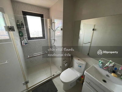 Life Sukhumvit 48, Bangkok, Thailand Life Sukhumvit 48, Bangkok, Thailand