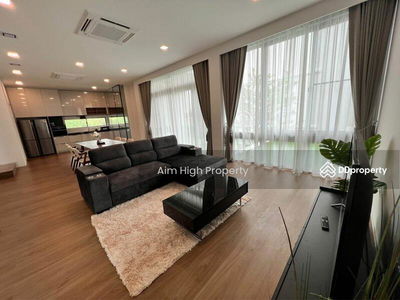 VIVE Rama 9, Bangkok, Thailand VIVE Rama 9, Bangkok, Thailand