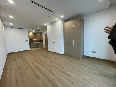 Lancaster Luminaire, Vietnam  Lancaster Luminaire, Vietnam