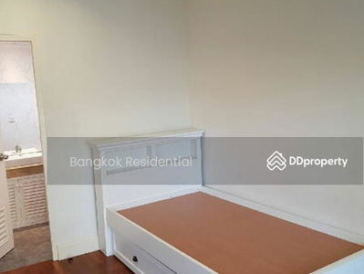 Townhouse in Compound, Bangkok, Thailand Townhouse in Compound, Bangkok, Thailand