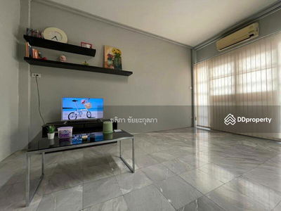 Sutthisan Road, Intersection 1, Din Daeng District, Din Daeng 10400, Bangkok, Thailand Sutthisan Road, Intersection 1, Din Daeng District, Din Daeng 10400, Bangkok, Thailand