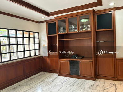 Rangsiya Village, Bangkok, Thailand Rangsiya Village, Bangkok, Thailand