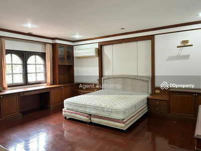 Rangsiya Village, Bangkok, Thailand Rangsiya Village, Bangkok, Thailand