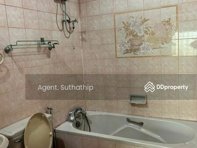 Rangsiya Village, Bangkok, Thailand Rangsiya Village, Bangkok, Thailand