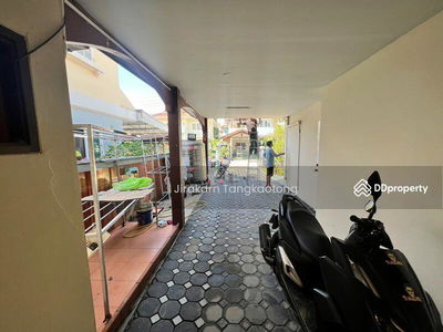 House for rent, 4 bedrooms, 5 bathrooms, 3 en-suite bathrooms. After Central Notification Ask for additional furniture for everything, Nonthaburi, Thailand House for rent, 4 bedrooms, 5 bathrooms, 3 en-suite bathrooms. After Central Notification Ask for additional furniture for everything, Nonthaburi, Thailand