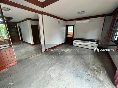 House for rent, 4 bedrooms, 5 bathrooms, 3 en-suite bathrooms. After Central Notification Ask for additional furniture for everything, Nonthaburi, Thailand House for rent, 4 bedrooms, 5 bathrooms, 3 en-suite bathrooms. After Central Notification Ask for additional furniture for everything, Nonthaburi, Thailand