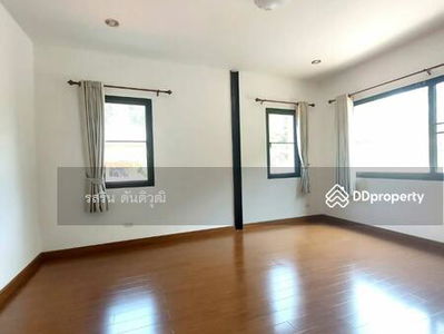 Single house in Bang Phra, near Central Sriracha, Chon Buri, Thailand Single house in Bang Phra, near Central Sriracha, Chon Buri, Thailand