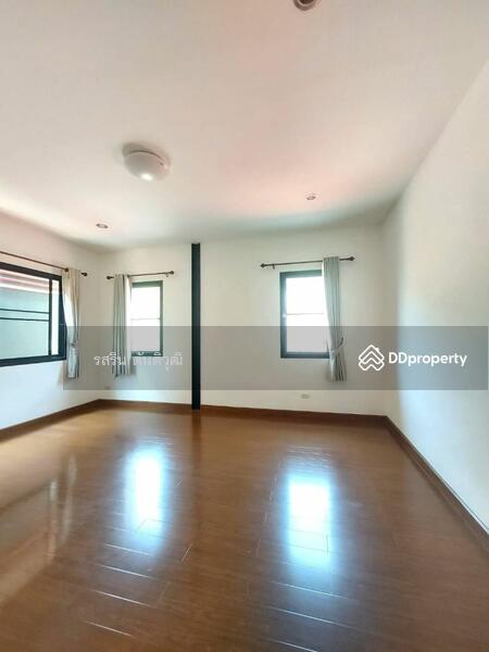 Single house in Bang Phra, near Central Sriracha, Chon Buri, Thailand Single house in Bang Phra, near Central Sriracha, Chon Buri, Thailand