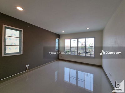 Pracha Uthit 54, Bangkok, Thailand Pracha Uthit 54, Bangkok, Thailand