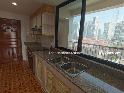 Rishi Court, Bangkok, Thailand Rishi Court, Bangkok, Thailand