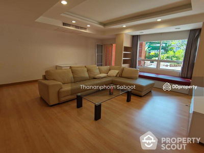 Spacious 2-Bedroom Townhouse, Bangkok, Thailand Spacious 2-Bedroom Townhouse, Bangkok, Thailand