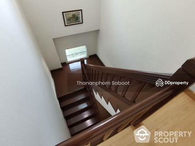 Spacious 2-Bedroom Townhouse, Bangkok, Thailand Spacious 2-Bedroom Townhouse, Bangkok, Thailand